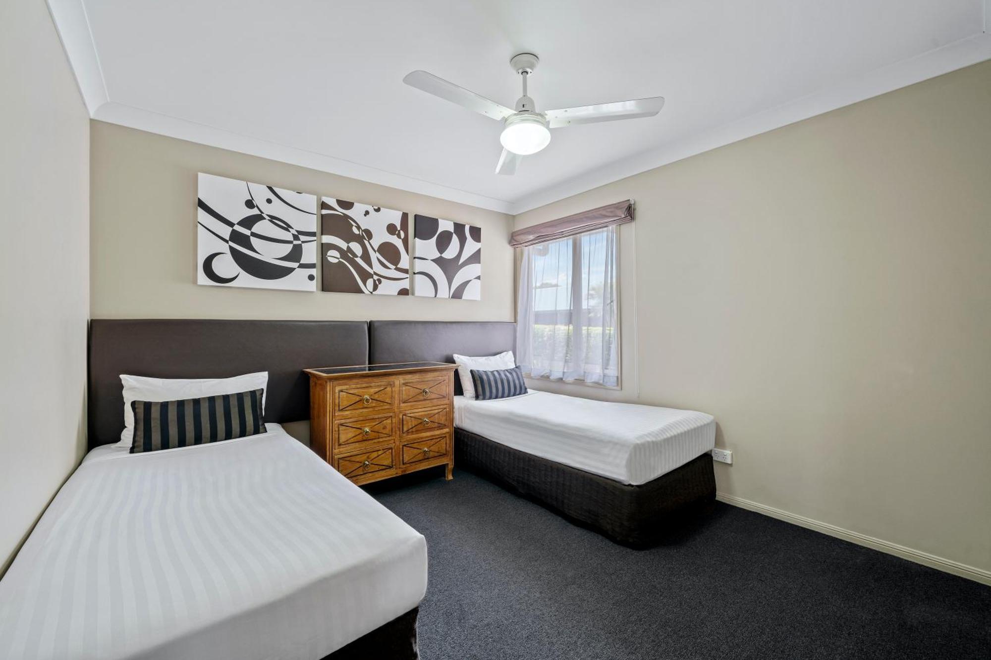 Ambassador On Ruthven Motel Toowoomba Quarto foto